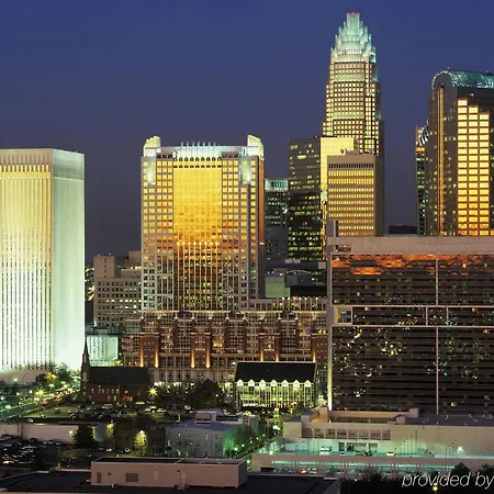 Hampton & Charlotte-airport Hotel