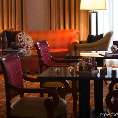 Hotel Hilton Airport 4*
