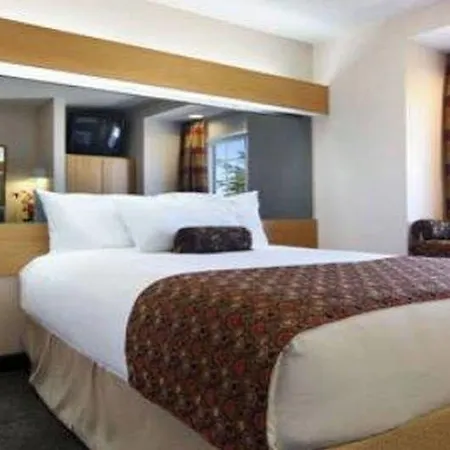 Microtel By Wyndham Place Hotel