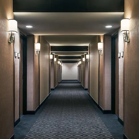 Hotel Sheraton Airport 4*