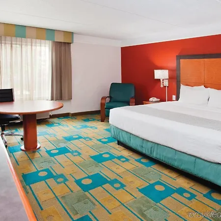 Hotel La Quinta By Wyndham Airport South