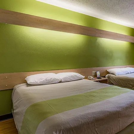 Hotel 6-charlotte, Nc - Charlotte