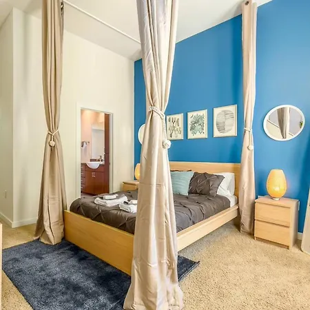 Apartment Trifecta Spacious & Beautiful Wifi Superhost