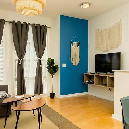 Trifecta Spacious & Beautiful Wifi Superhost *
