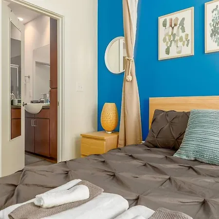 Apartment Trifecta Spacious & Beautiful Wifi Superhost *