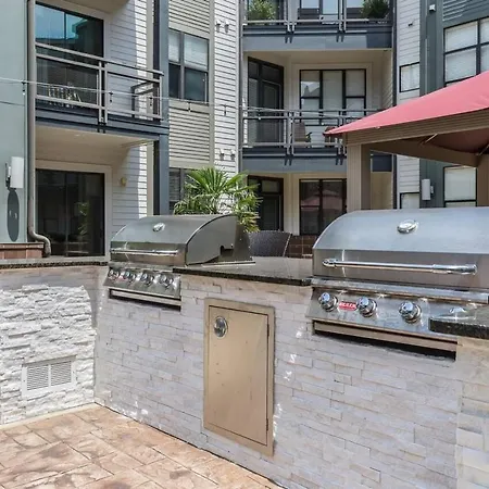 Trifecta Spacious & Beautiful Wifi Superhost Apartment Charlotte