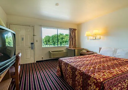 Rodeway Motel 2*