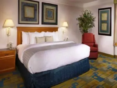 La Quinta By Wyndham Airport South Hotel