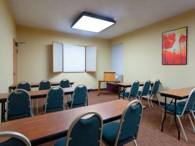 Spark By Hilton Airport North 3*