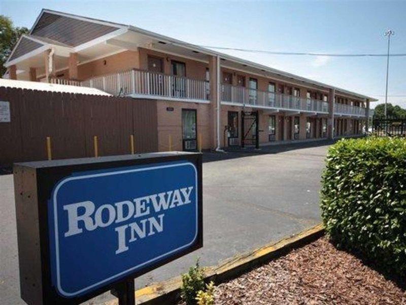 Rodeway North End Inn Charlotte
