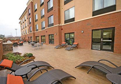 Hotel Fairfield & By Marriott Matthews