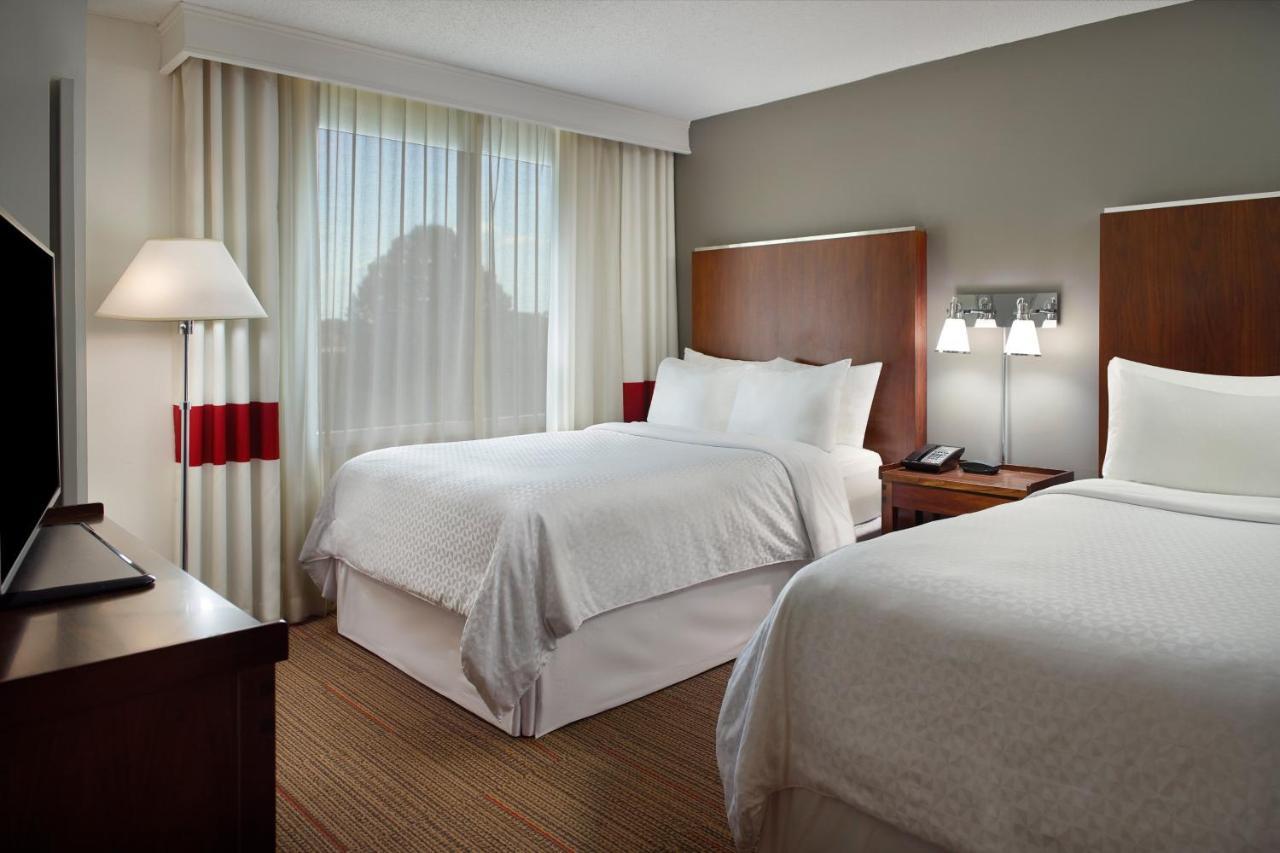 Four Points By Sheraton Hotel 4*