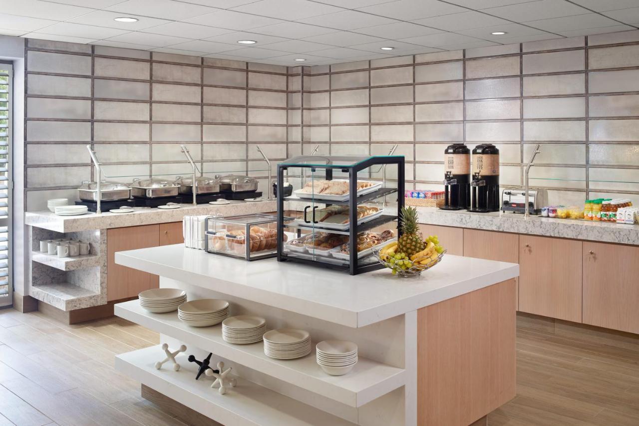 Four Points By Sheraton Hotel 4*