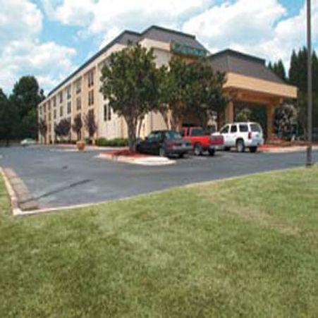 Hotel Spark By Hilton Airport North Charlotte