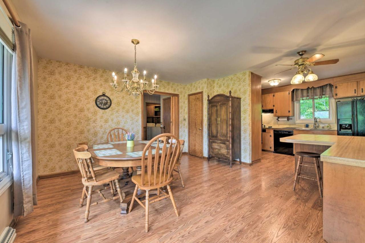 Cozy Retreat With Yard About 5 Mi To Dtwn Holiday home *