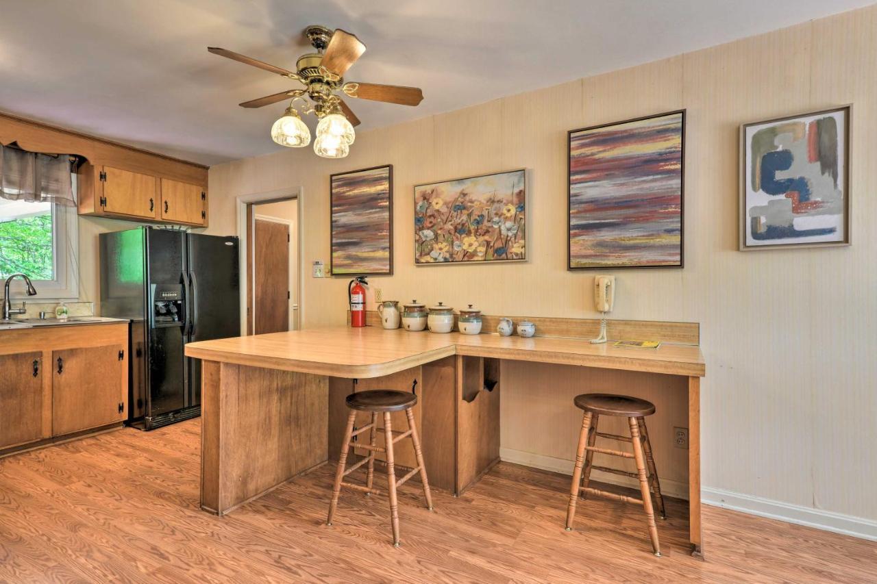 Cozy Retreat With Yard About 5 Mi To Dtwn * Charlotte