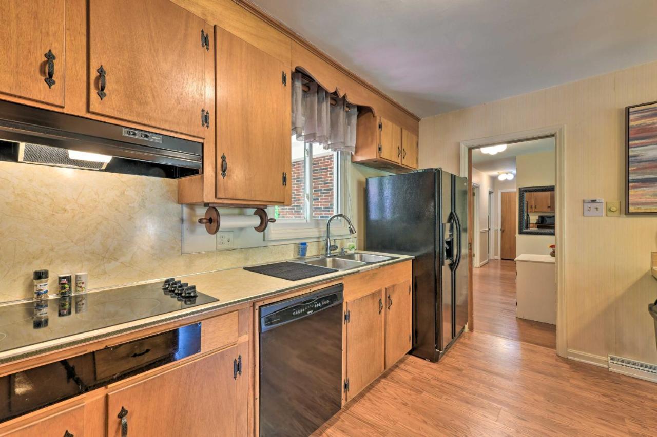 Cozy Retreat With Yard About 5 Mi To Dtwn