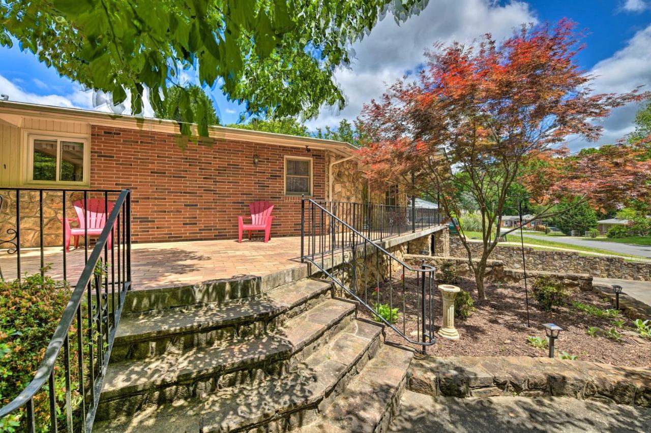 Cozy Retreat With Yard About 5 Mi To Dtwn Charlotte