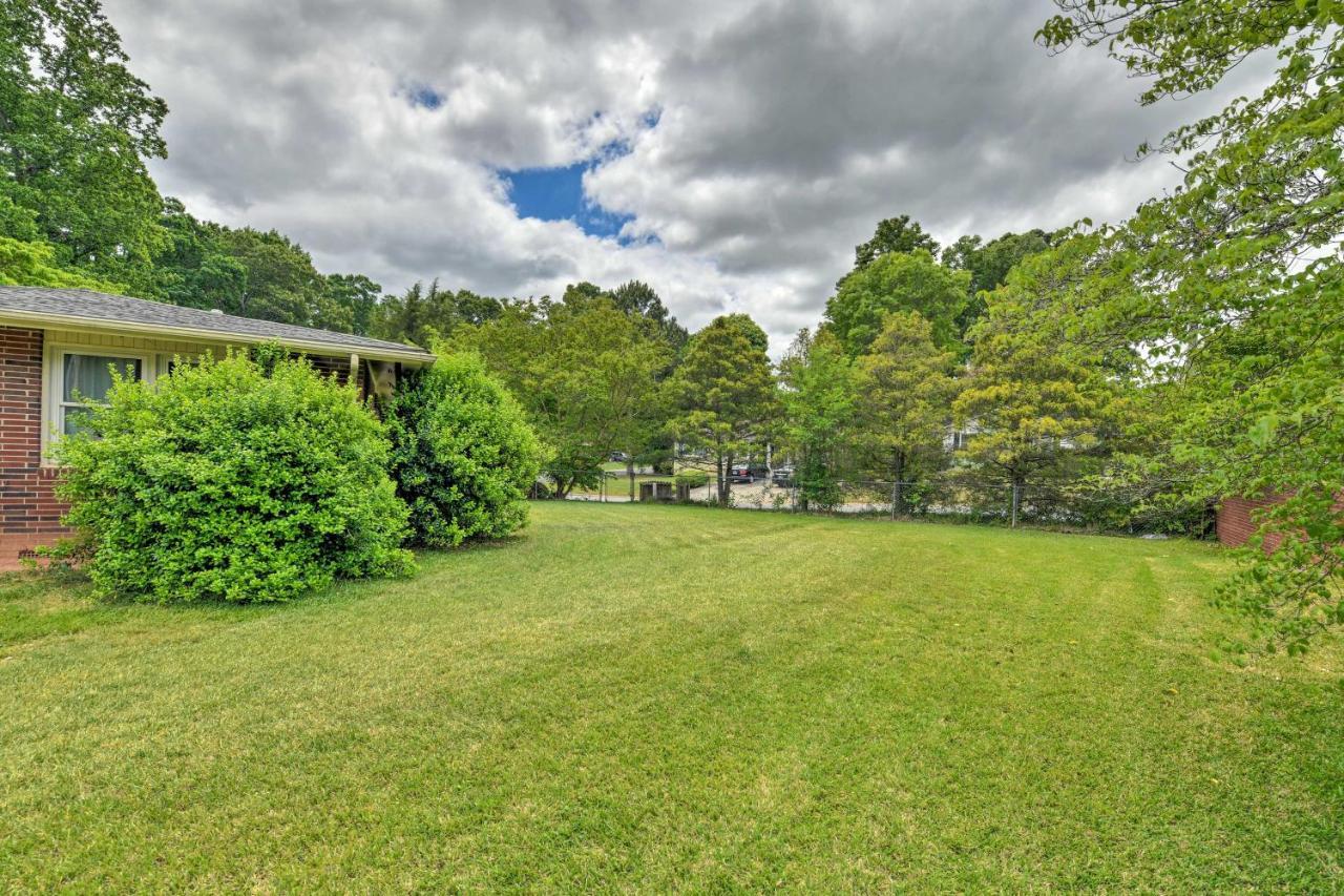 Cozy Retreat With Yard About 5 Mi To Dtwn