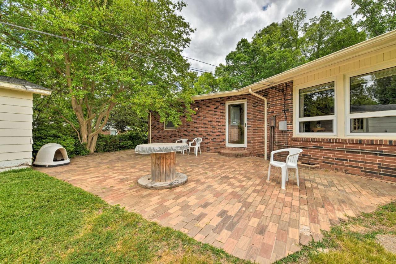 Cozy Retreat With Yard About 5 Mi To Dtwn Charlotte