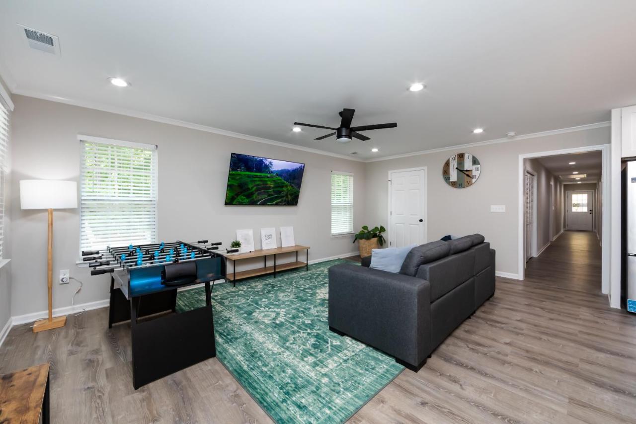 Brandnew Spacious 4 Bedroom House Minutes To Uptown Holiday home Charlotte