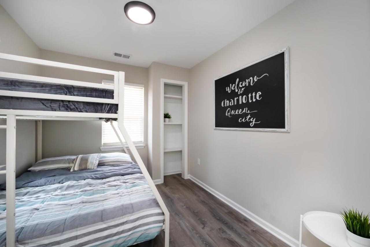 Brandnew Spacious 4 Bedroom House Minutes To Uptown Holiday home *