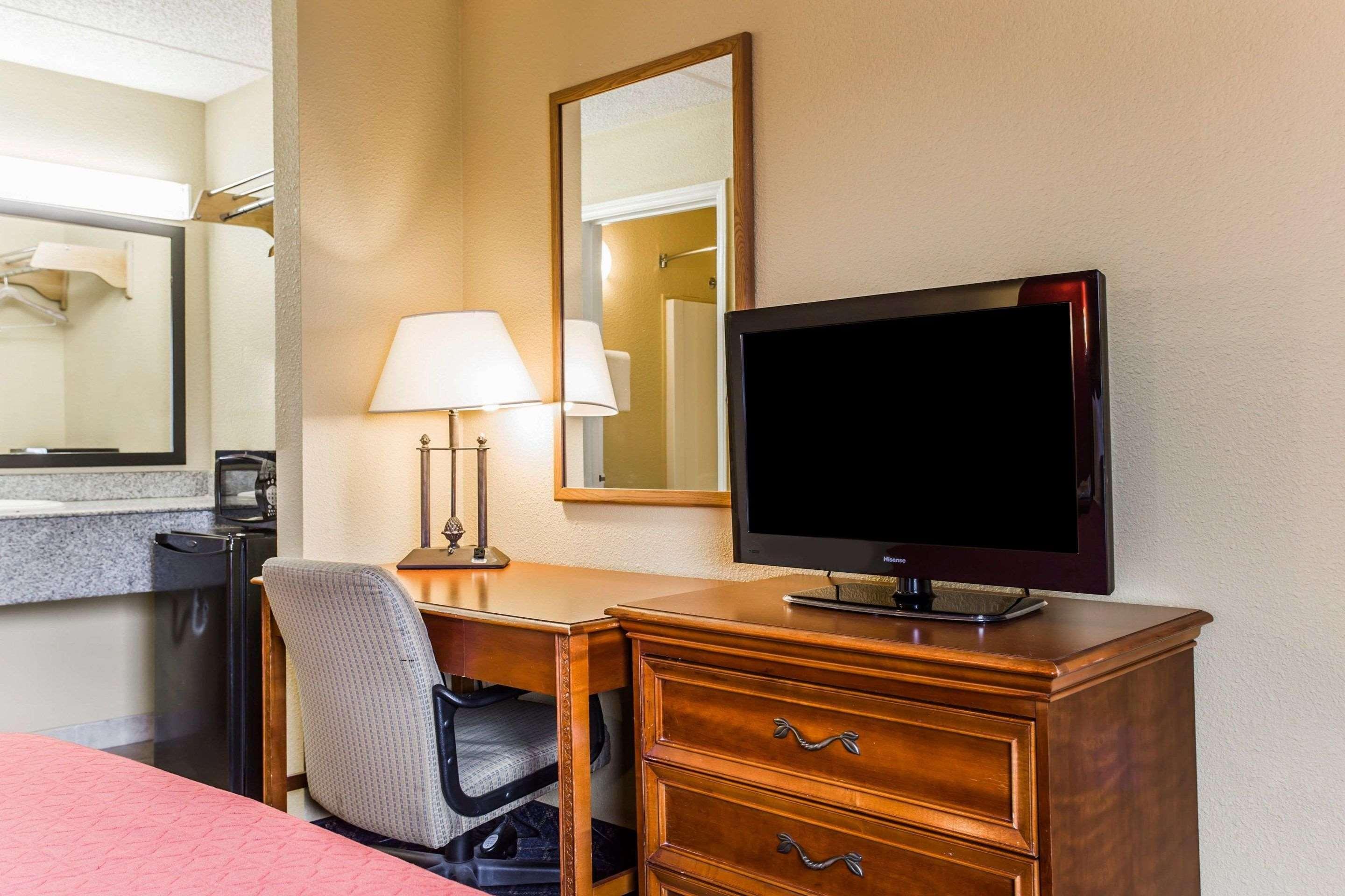 Rodeway North End Inn 2*