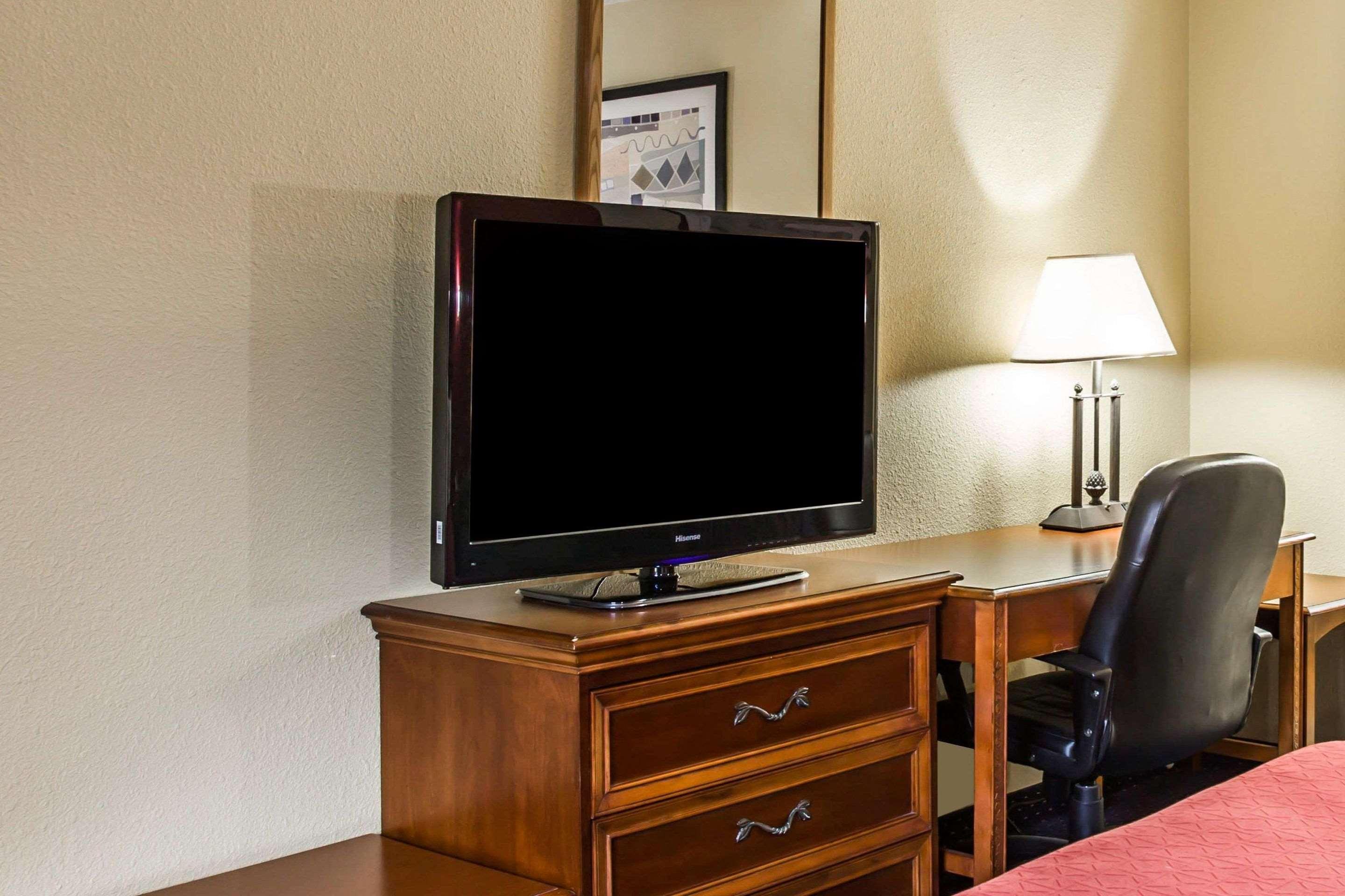 Rodeway North End Inn Charlotte