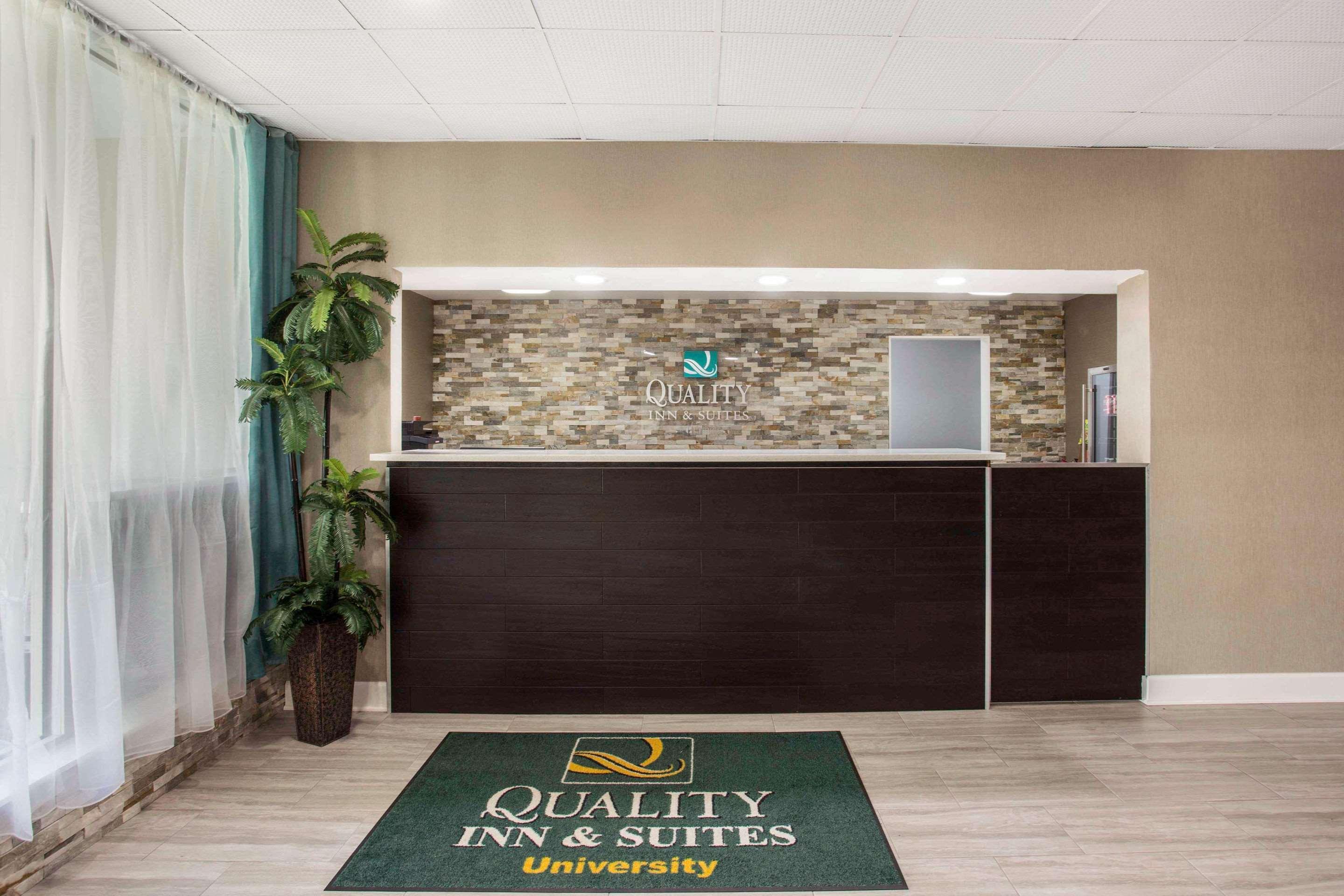 Quality & Area Hotel Charlotte