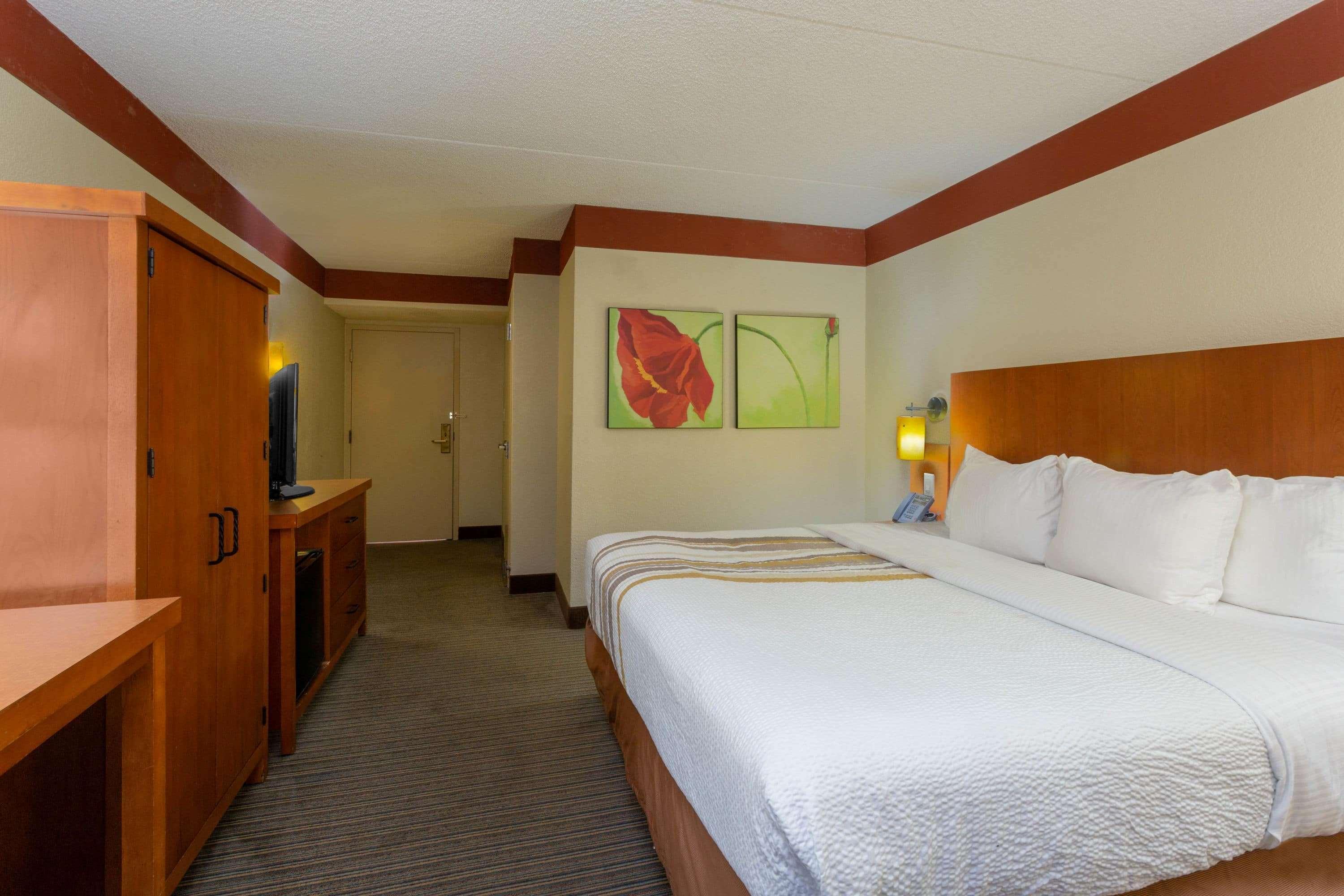 Clt Airport & Hotel 3*