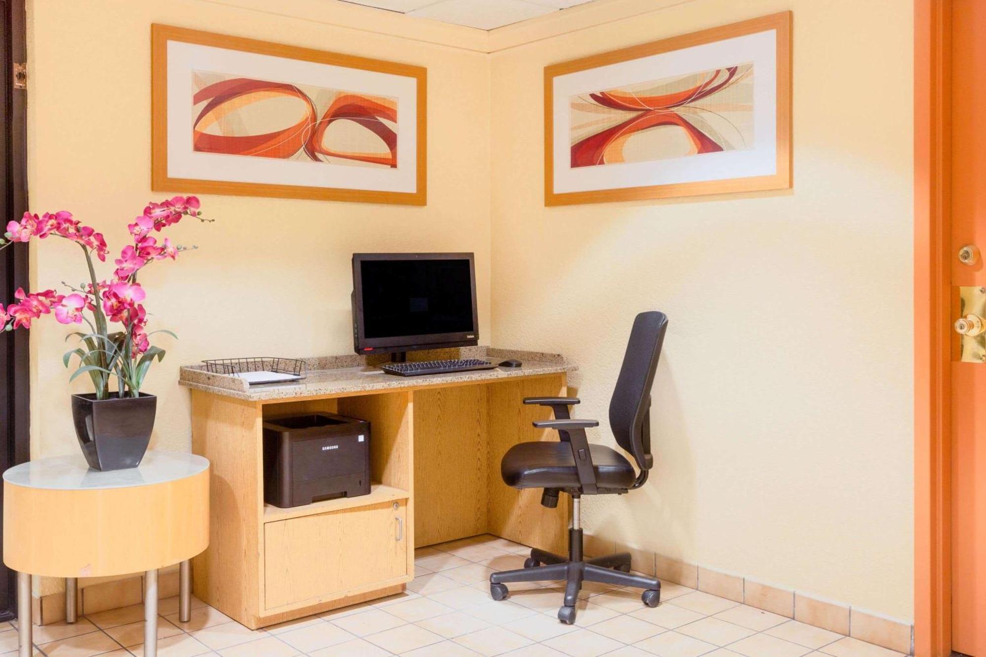 Clt Airport & Charlotte