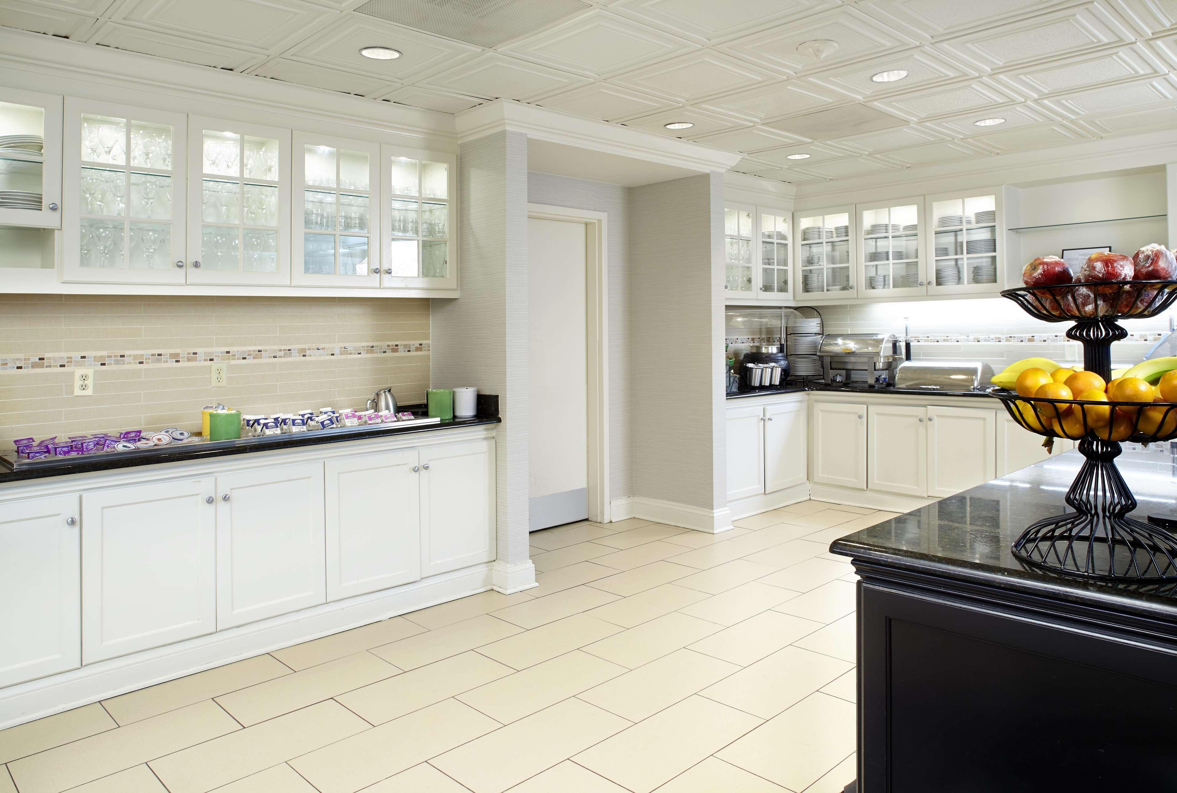 Hotel Homewood By Hilton Airport