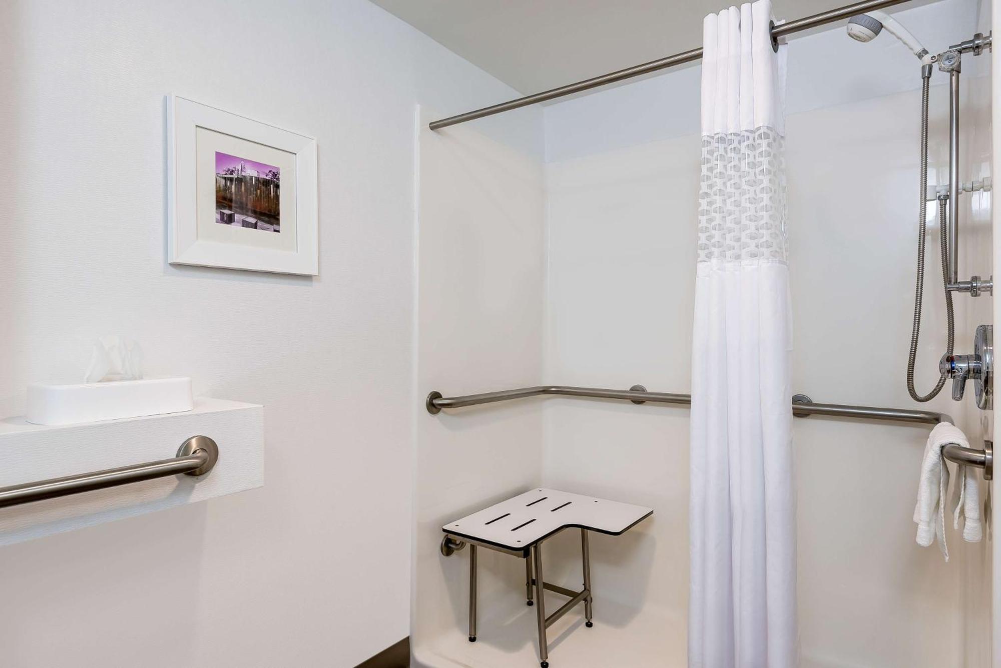 Hotel Hampton Uptown 3*