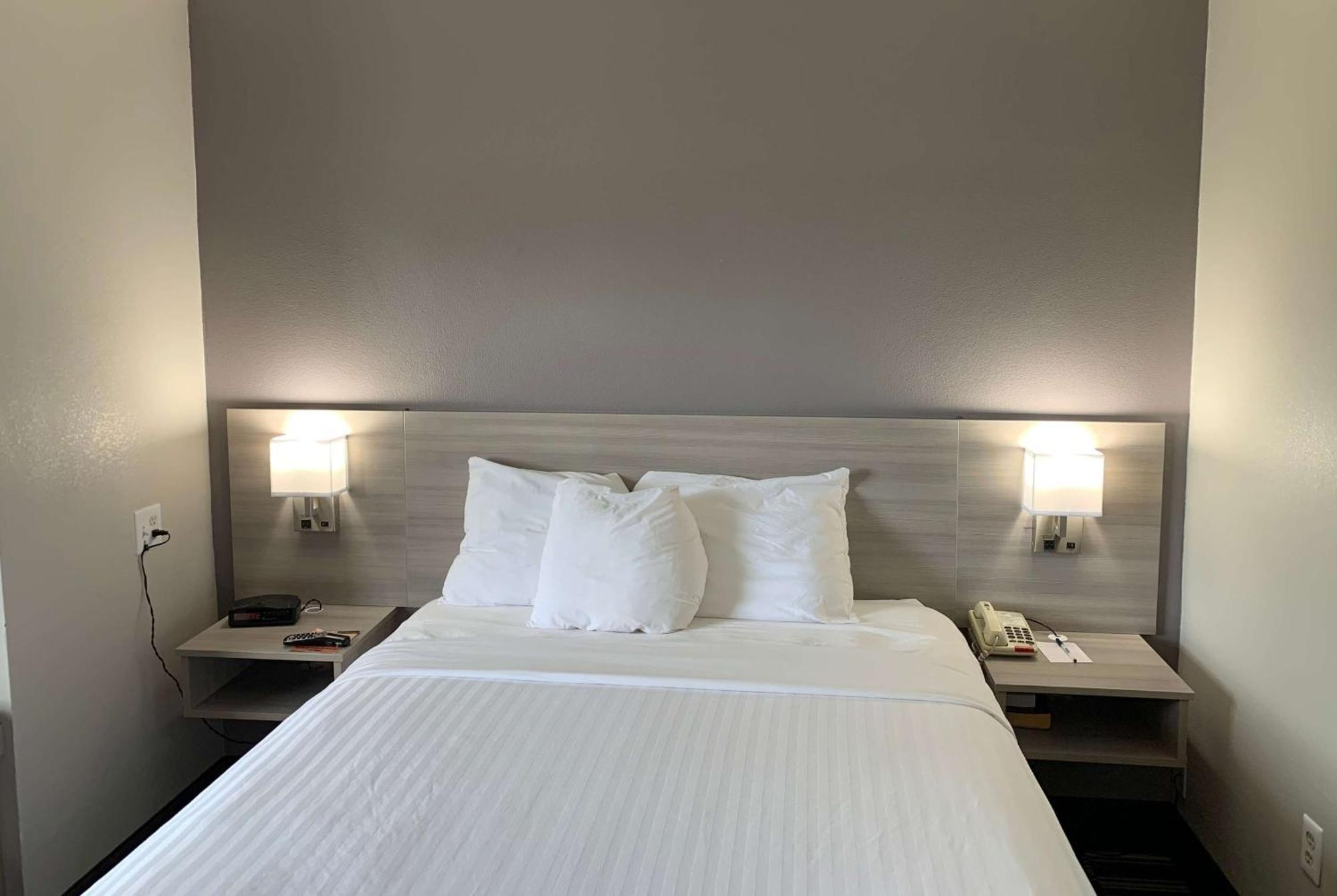 Microtel By Wyndham Airport