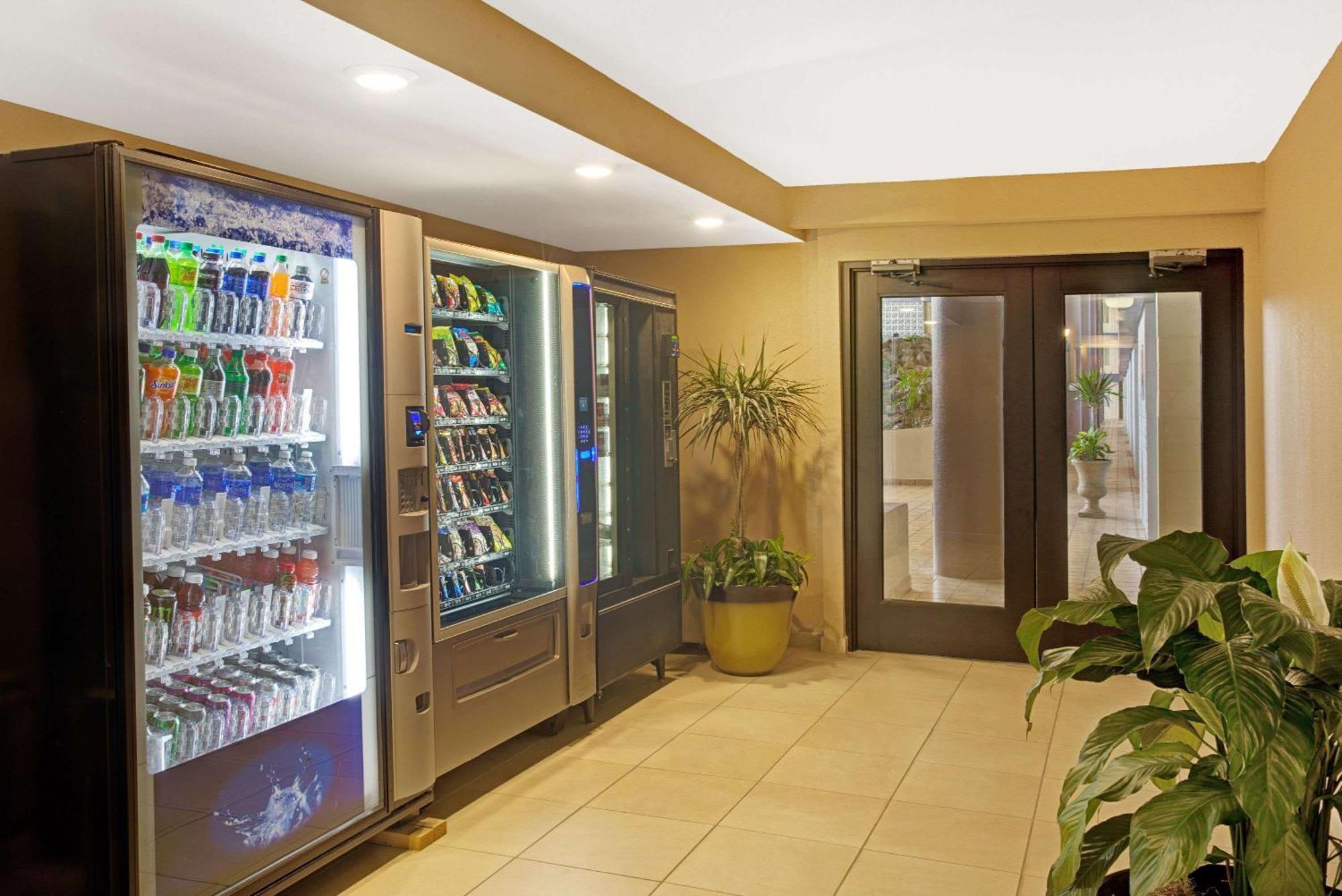 Ramada Plaza By Wyndham South End Airport Hotel Charlotte