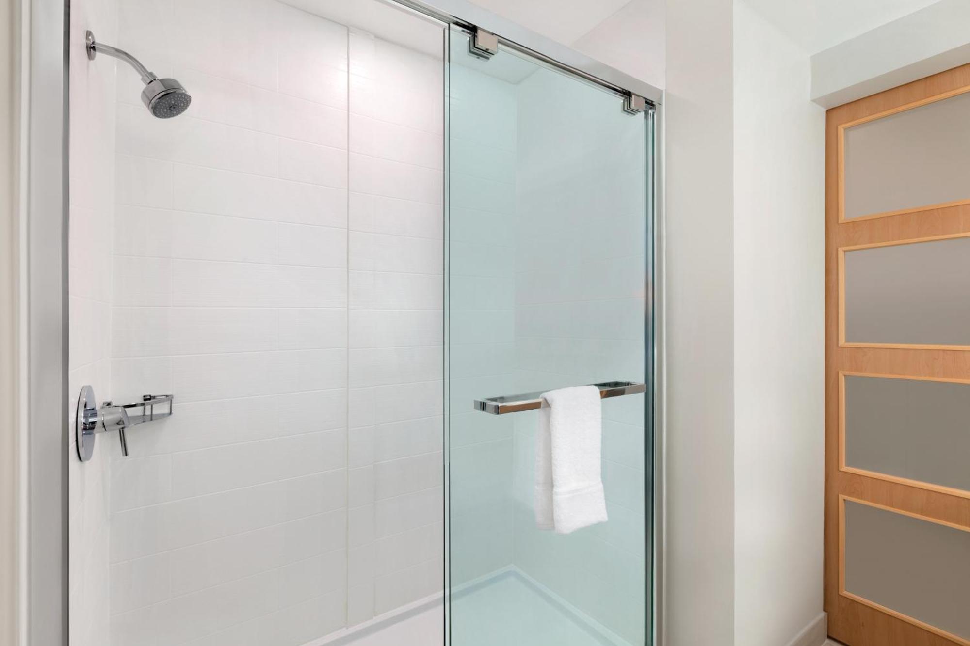 Hotel Radisson Airport 3*
