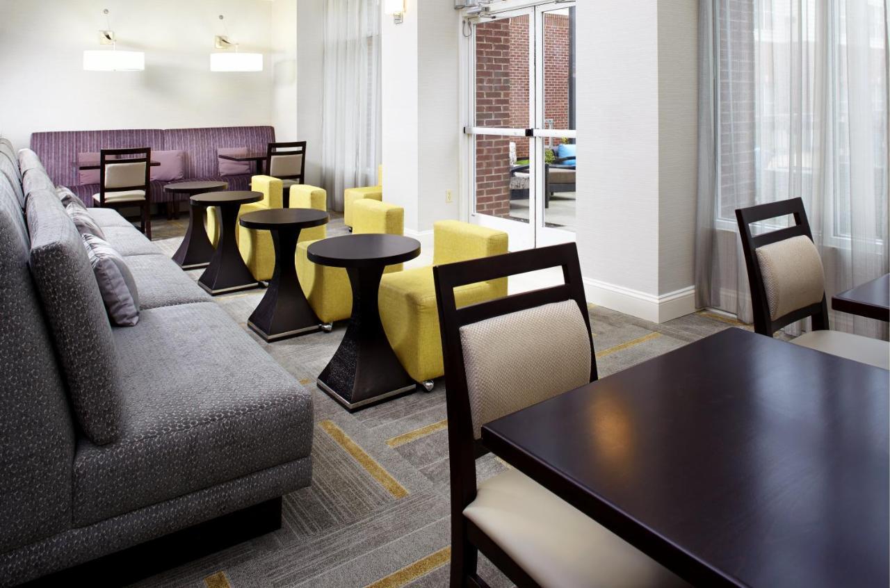 Trellis Pointe Hotel