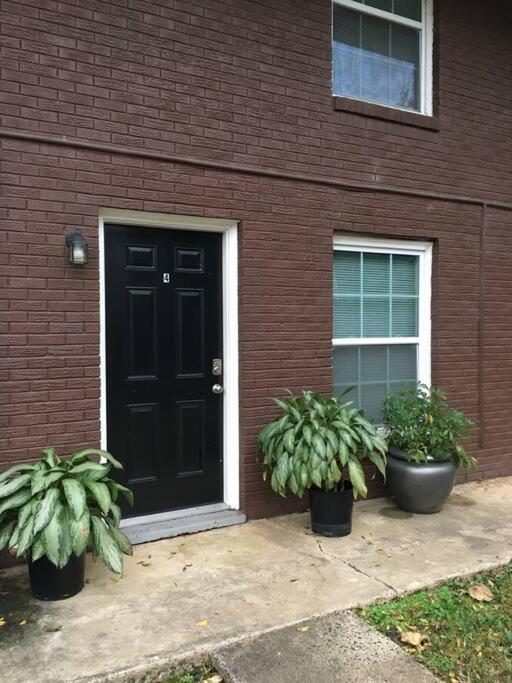 4, Sleep 5, Walk To Attractions In Uptown Apartment