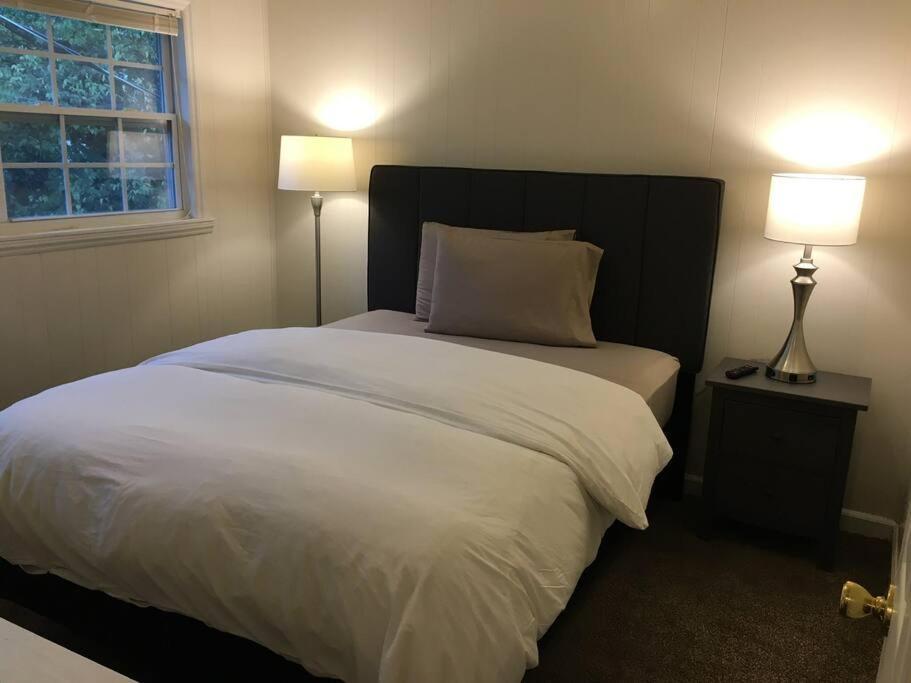 Apartment 4, Sleep 5, Walk To Attractions In Uptown