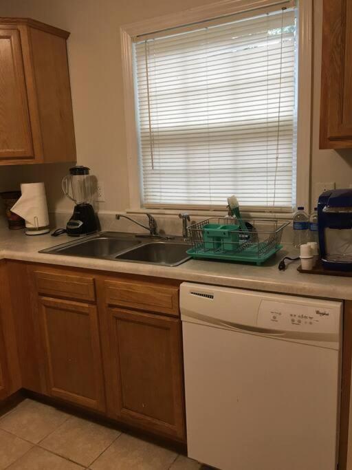 Apartment 4, Sleep 5, Walk To Attractions In Uptown Charlotte
