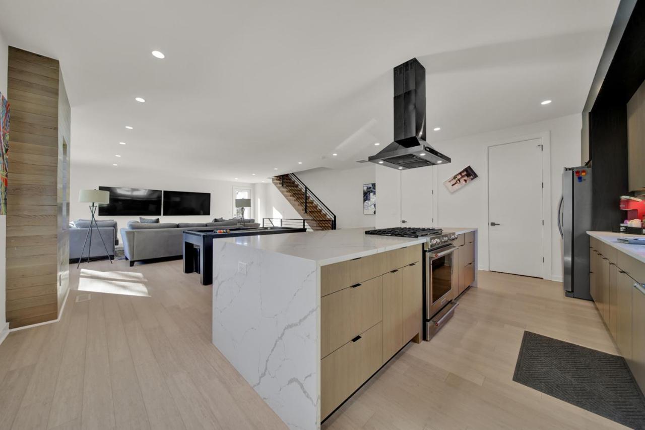 Amazing Views Rooftop Patio, Gym And Game Holiday home Charlotte