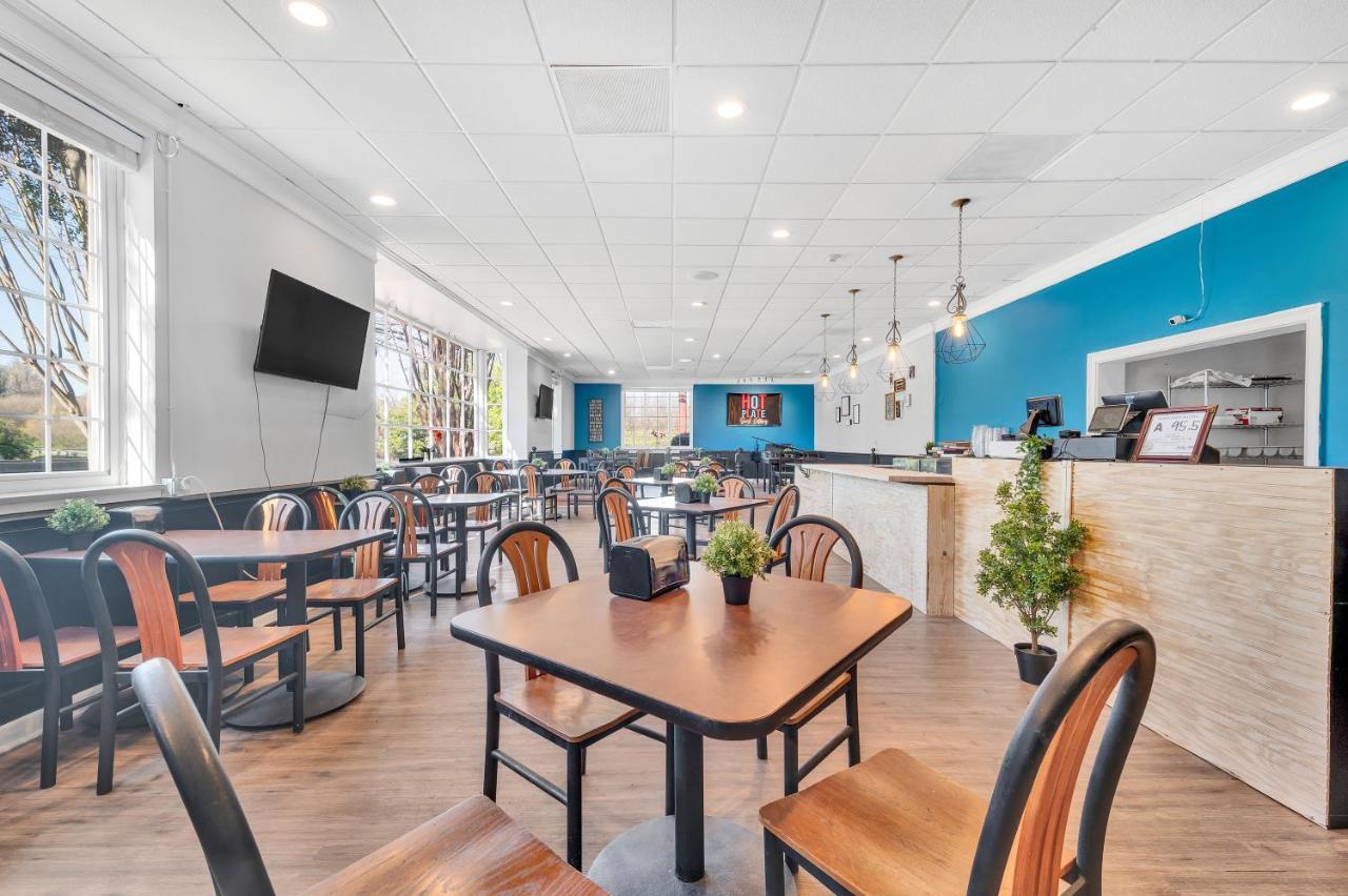 Hotel Residences At Windsor