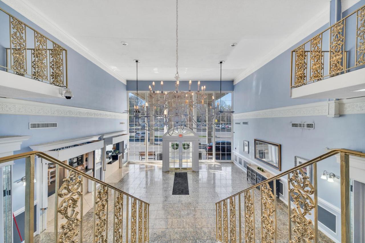 Hotel Residences At Windsor