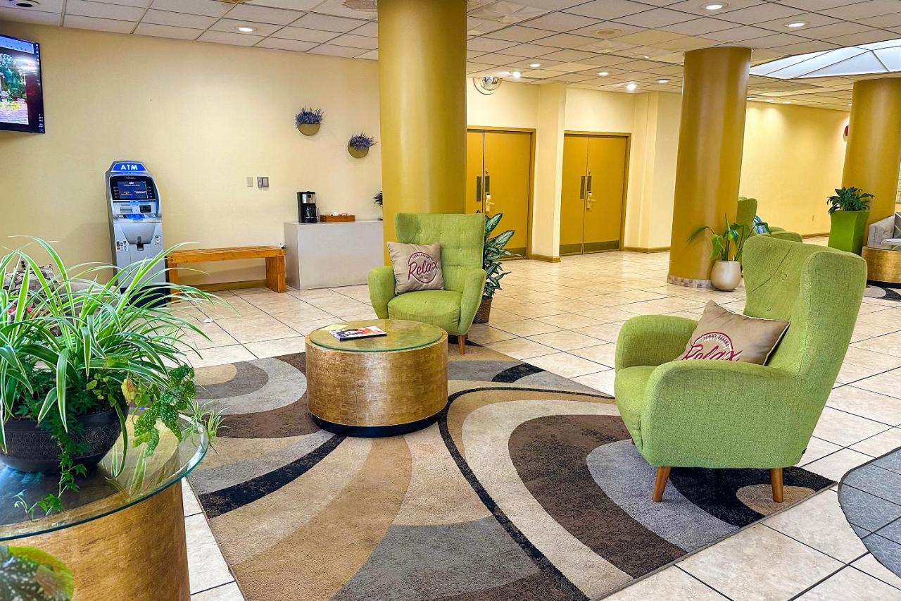 Golden By Oyo Hotel 3*