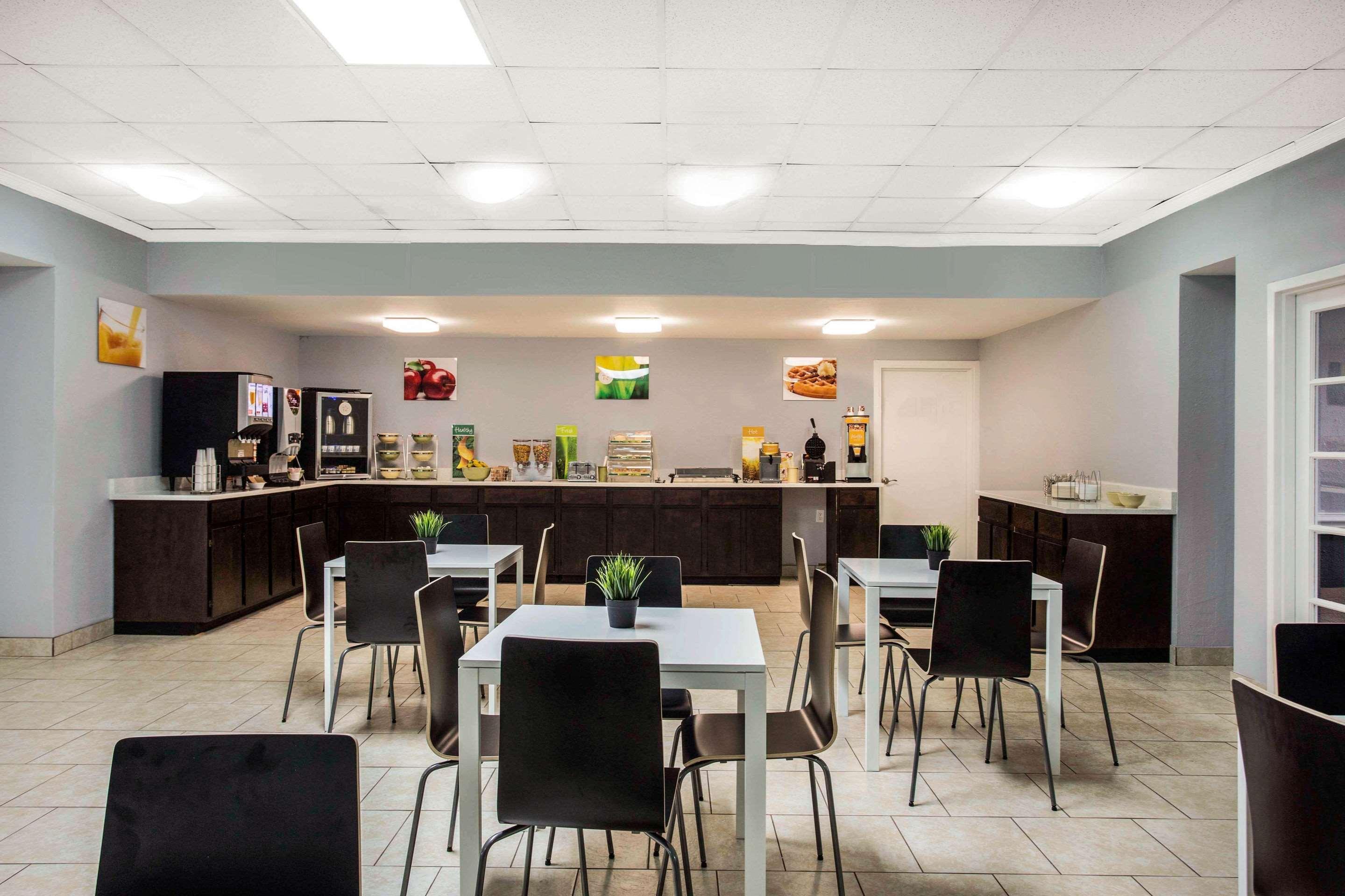 Quality & Area Hotel Charlotte