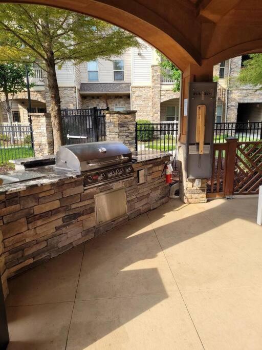 South Charlotte's Cozy & Modern Apartment Charlotte