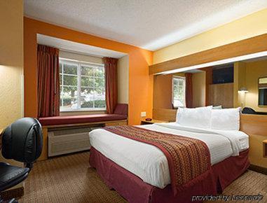 Microtel By Wyndham Airport Hotel