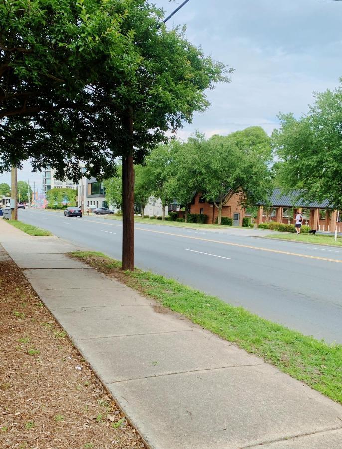 Uptown Area, Cozy King Suite, Quiet And Private, Free Parking, Walk To Restaurants Aparthotel *
