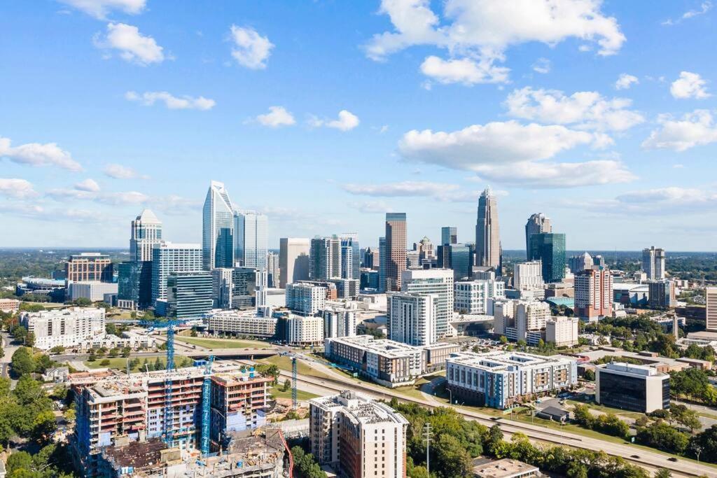 Charming 1br - Full Kitchen - Uptown Living Apartment Charlotte