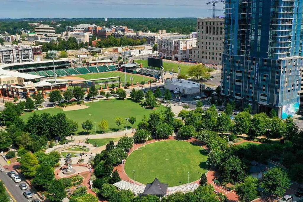 Charming 1br - Full Kitchen - Uptown Living Apartment Charlotte